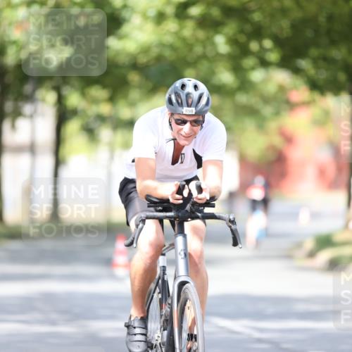 11.08.2024 - GEWOBA Citytriathlon Bremen H.Heesch http://msf.ph/oto/6772366 11.08.2024 11:37:44 Radfahren 751, 804, 856, 898 meine-sportfotos.de