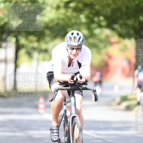 11.08.2024 - GEWOBA Citytriathlon Bremen H.Heesch http://msf.ph/oto/6772368 11.08.2024 11:37:44 Radfahren 751, 804, 856, 898 meine-sportfotos.de