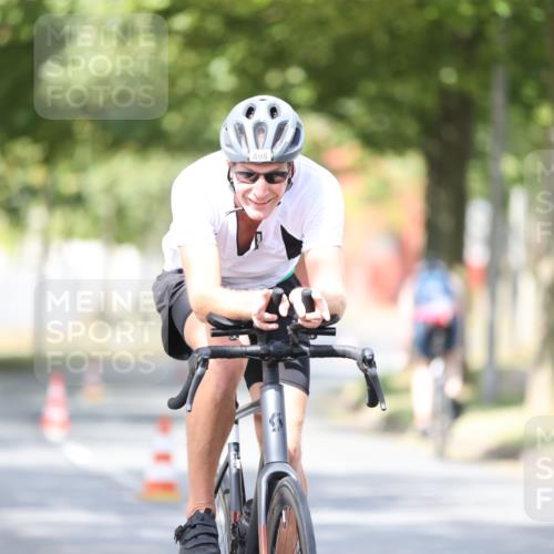 11.08.2024 - GEWOBA Citytriathlon Bremen H.Heesch http://msf.ph/oto/6772378 11.08.2024 11:37:44 Radfahren 751, 804, 856, 898 meine-sportfotos.de