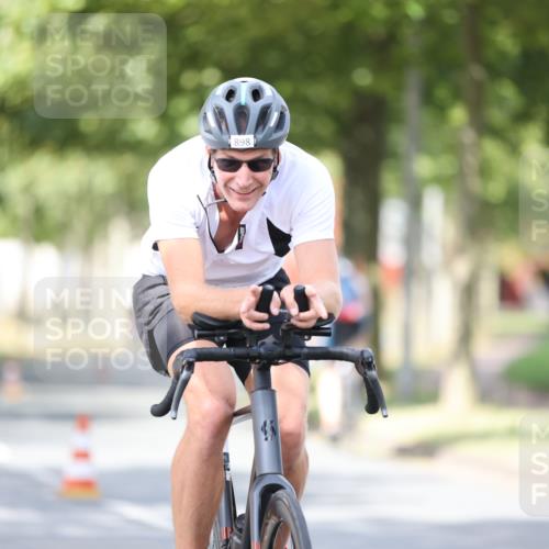 11.08.2024 - GEWOBA Citytriathlon Bremen H.Heesch http://msf.ph/oto/6772384 11.08.2024 11:37:44 Radfahren 751, 804, 856, 898 meine-sportfotos.de