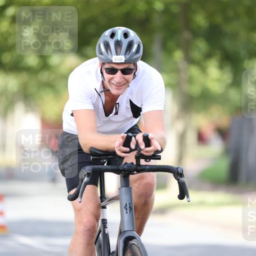 11.08.2024 - GEWOBA Citytriathlon Bremen H.Heesch http://msf.ph/oto/6772390 11.08.2024 11:37:44 Radfahren 751, 804, 856, 898 meine-sportfotos.de