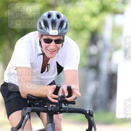 11.08.2024 - GEWOBA Citytriathlon Bremen H.Heesch http://msf.ph/oto/6772406 11.08.2024 11:37:44 Radfahren 751, 804, 856, 898 meine-sportfotos.de