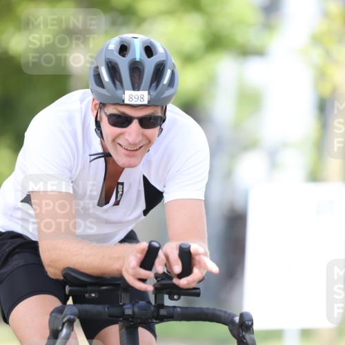 11.08.2024 - GEWOBA Citytriathlon Bremen H.Heesch http://msf.ph/oto/6772410 11.08.2024 11:37:44 Radfahren 751, 804, 856, 898 meine-sportfotos.de