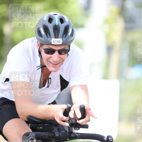 11.08.2024 - GEWOBA Citytriathlon Bremen H.Heesch http://msf.ph/oto/6772412 11.08.2024 11:37:44 Radfahren 751, 804, 856, 898 meine-sportfotos.de