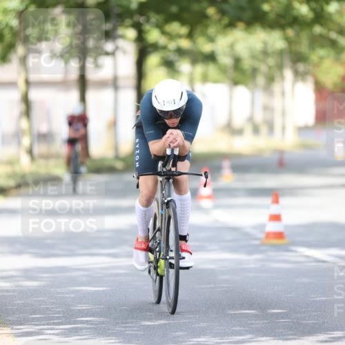 11.08.2024 - GEWOBA Citytriathlon Bremen H.Heesch http://msf.ph/oto/6772418 11.08.2024 11:37:53 Radfahren 751, 804, 856, 898 meine-sportfotos.de