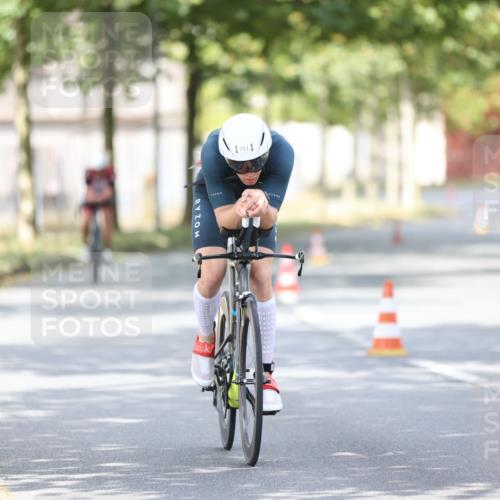 11.08.2024 - GEWOBA Citytriathlon Bremen H.Heesch http://msf.ph/oto/6772422 11.08.2024 11:37:53 Radfahren 751, 804, 856, 898 meine-sportfotos.de