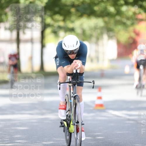 11.08.2024 - GEWOBA Citytriathlon Bremen H.Heesch http://msf.ph/oto/6772434 11.08.2024 11:37:53 Radfahren 751, 804, 856, 898 meine-sportfotos.de
