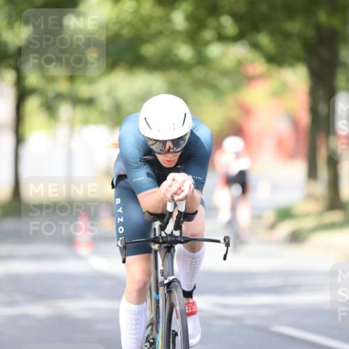 11.08.2024 - GEWOBA Citytriathlon Bremen H.Heesch http://msf.ph/oto/6772450 11.08.2024 11:37:53 Radfahren 751, 804, 856, 898 meine-sportfotos.de