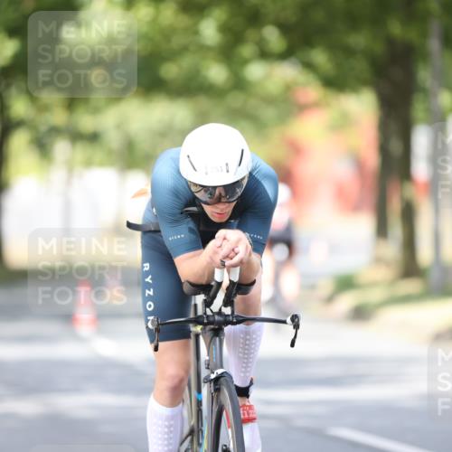 11.08.2024 - GEWOBA Citytriathlon Bremen H.Heesch http://msf.ph/oto/6772453 11.08.2024 11:37:53 Radfahren 751, 804, 856, 898 meine-sportfotos.de