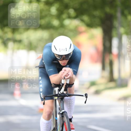 11.08.2024 - GEWOBA Citytriathlon Bremen H.Heesch http://msf.ph/oto/6772457 11.08.2024 11:37:53 Radfahren 751, 804, 856, 898 meine-sportfotos.de