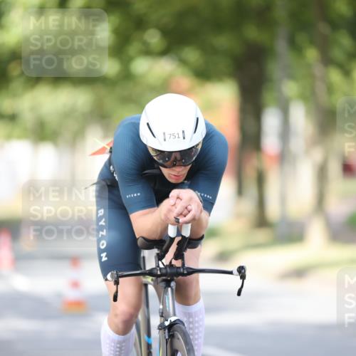 11.08.2024 - GEWOBA Citytriathlon Bremen H.Heesch http://msf.ph/oto/6772463 11.08.2024 11:37:53 Radfahren 751, 804, 856, 898 meine-sportfotos.de