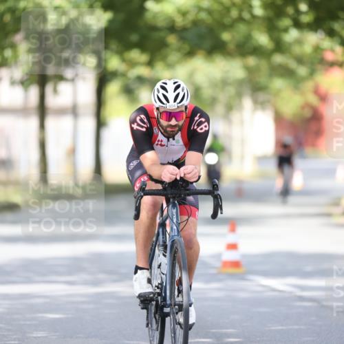 11.08.2024 - GEWOBA Citytriathlon Bremen H.Heesch http://msf.ph/oto/6772466 11.08.2024 11:37:56 Radfahren 751, 804, 898 meine-sportfotos.de