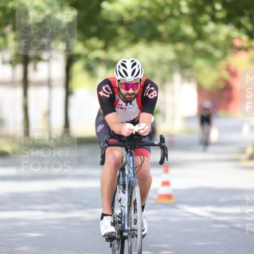11.08.2024 - GEWOBA Citytriathlon Bremen H.Heesch http://msf.ph/oto/6772469 11.08.2024 11:37:56 Radfahren 751, 804, 898 meine-sportfotos.de