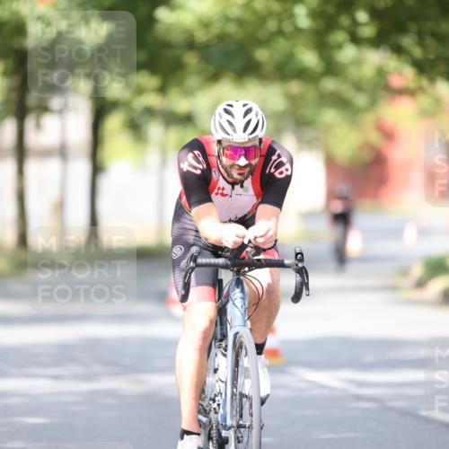 11.08.2024 - GEWOBA Citytriathlon Bremen H.Heesch http://msf.ph/oto/6772473 11.08.2024 11:37:56 Radfahren 751, 804, 898 meine-sportfotos.de