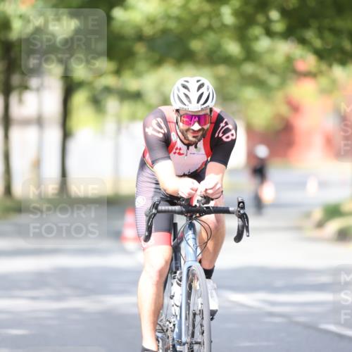 11.08.2024 - GEWOBA Citytriathlon Bremen H.Heesch http://msf.ph/oto/6772476 11.08.2024 11:37:56 Radfahren 751, 804, 898 meine-sportfotos.de