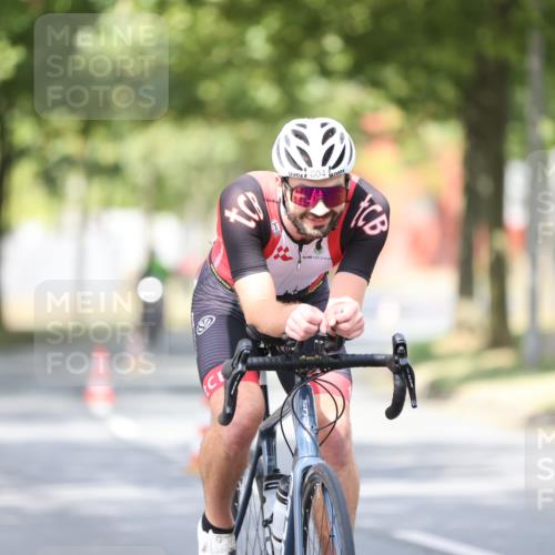 11.08.2024 - GEWOBA Citytriathlon Bremen H.Heesch http://msf.ph/oto/6772483 11.08.2024 11:37:56 Radfahren 751, 804, 898 meine-sportfotos.de