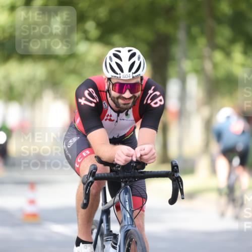 11.08.2024 - GEWOBA Citytriathlon Bremen H.Heesch http://msf.ph/oto/6772496 11.08.2024 11:37:57 Radfahren 751, 804, 898 meine-sportfotos.de