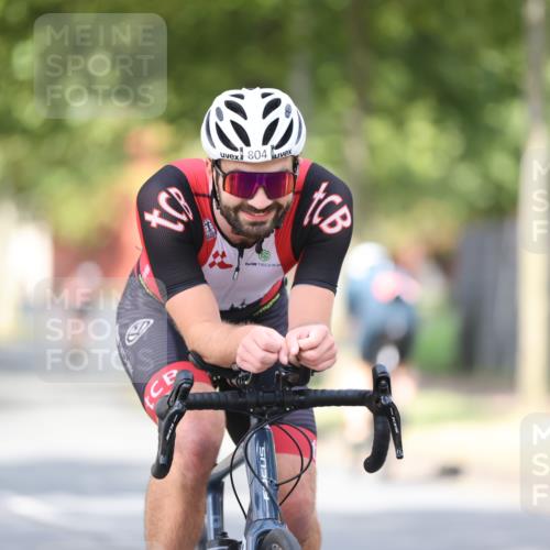 11.08.2024 - GEWOBA Citytriathlon Bremen H.Heesch http://msf.ph/oto/6772502 11.08.2024 11:37:57 Radfahren 751, 804, 898 meine-sportfotos.de