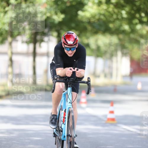 11.08.2024 - GEWOBA Citytriathlon Bremen H.Heesch http://msf.ph/oto/6772522 11.08.2024 11:38:26 Radfahren 781, 791 meine-sportfotos.de