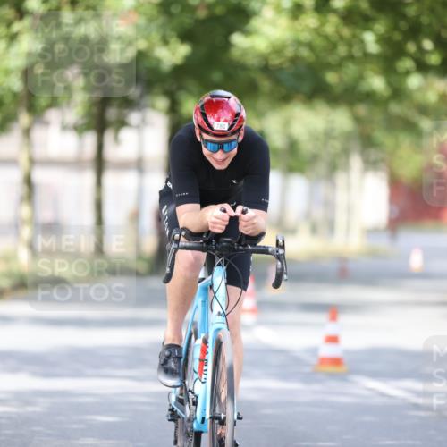 11.08.2024 - GEWOBA Citytriathlon Bremen H.Heesch http://msf.ph/oto/6772525 11.08.2024 11:38:26 Radfahren 781, 791 meine-sportfotos.de