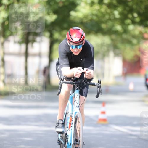 11.08.2024 - GEWOBA Citytriathlon Bremen H.Heesch http://msf.ph/oto/6772532 11.08.2024 11:38:26 Radfahren 781, 791 meine-sportfotos.de