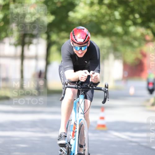 11.08.2024 - GEWOBA Citytriathlon Bremen H.Heesch http://msf.ph/oto/6772535 11.08.2024 11:38:26 Radfahren 781, 791 meine-sportfotos.de