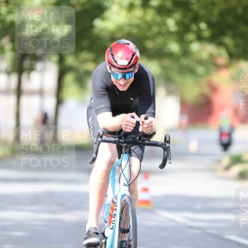 11.08.2024 - GEWOBA Citytriathlon Bremen H.Heesch http://msf.ph/oto/6772538 11.08.2024 11:38:26 Radfahren 781, 791 meine-sportfotos.de