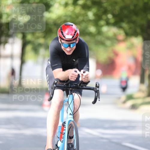 11.08.2024 - GEWOBA Citytriathlon Bremen H.Heesch http://msf.ph/oto/6772542 11.08.2024 11:38:26 Radfahren 781, 791 meine-sportfotos.de
