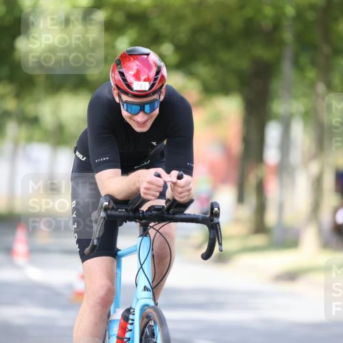 11.08.2024 - GEWOBA Citytriathlon Bremen H.Heesch http://msf.ph/oto/6772551 11.08.2024 11:38:26 Radfahren 781, 791 meine-sportfotos.de