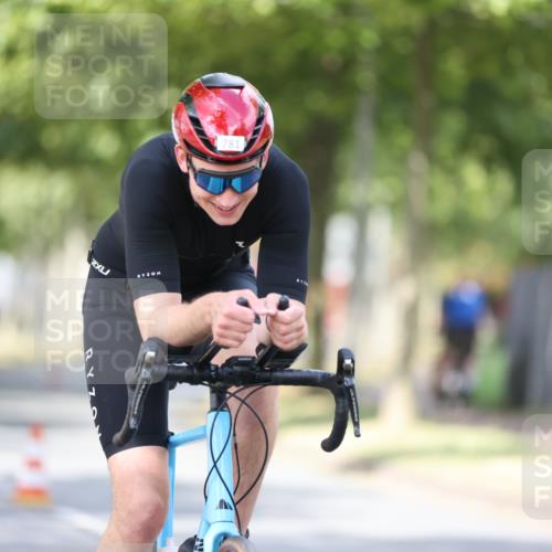 11.08.2024 - GEWOBA Citytriathlon Bremen H.Heesch http://msf.ph/oto/6772556 11.08.2024 11:38:26 Radfahren 781, 791 meine-sportfotos.de