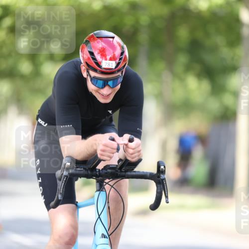 11.08.2024 - GEWOBA Citytriathlon Bremen H.Heesch http://msf.ph/oto/6772560 11.08.2024 11:38:26 Radfahren 781, 791 meine-sportfotos.de