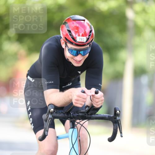11.08.2024 - GEWOBA Citytriathlon Bremen H.Heesch http://msf.ph/oto/6772566 11.08.2024 11:38:26 Radfahren 781, 791 meine-sportfotos.de