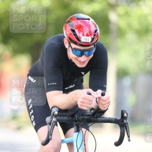 11.08.2024 - GEWOBA Citytriathlon Bremen H.Heesch http://msf.ph/oto/6772568 11.08.2024 11:38:26 Radfahren 781, 791 meine-sportfotos.de