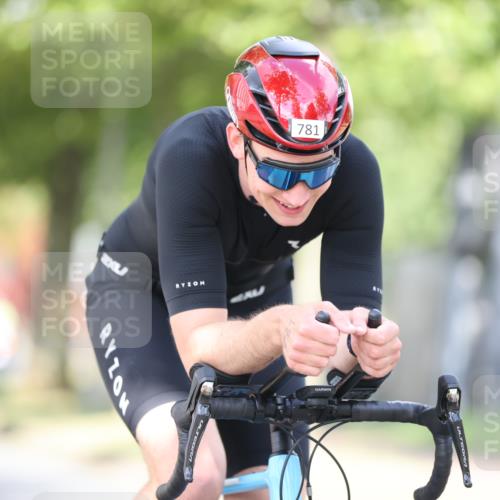 11.08.2024 - GEWOBA Citytriathlon Bremen H.Heesch http://msf.ph/oto/6772571 11.08.2024 11:38:26 Radfahren 781, 791 meine-sportfotos.de