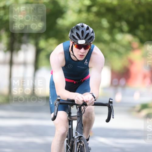 11.08.2024 - GEWOBA Citytriathlon Bremen H.Heesch http://msf.ph/oto/6772607 11.08.2024 11:38:32 Radfahren 769, 781, 791, 824, 1038 meine-sportfotos.de
