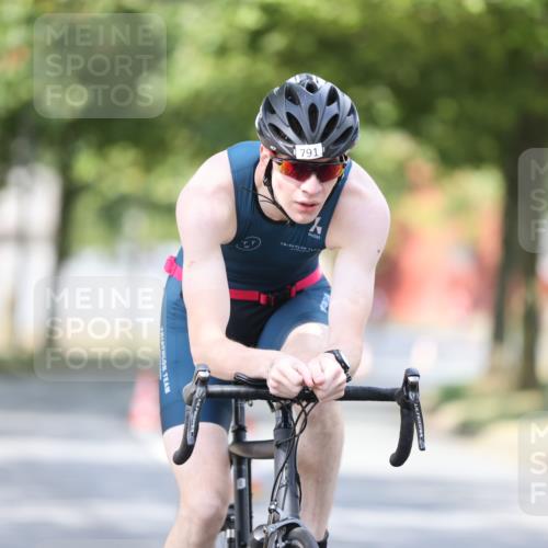 11.08.2024 - GEWOBA Citytriathlon Bremen H.Heesch http://msf.ph/oto/6772612 11.08.2024 11:38:32 Radfahren 769, 781, 791, 824, 1038 meine-sportfotos.de