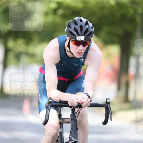 11.08.2024 - GEWOBA Citytriathlon Bremen H.Heesch http://msf.ph/oto/6772615 11.08.2024 11:38:32 Radfahren 769, 781, 791, 824, 1038 meine-sportfotos.de