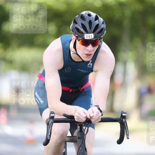 11.08.2024 - GEWOBA Citytriathlon Bremen H.Heesch http://msf.ph/oto/6772622 11.08.2024 11:38:32 Radfahren 769, 781, 791, 824, 1038 meine-sportfotos.de