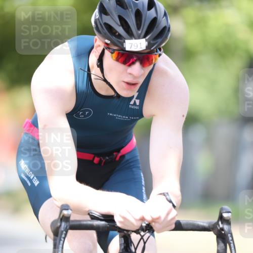 11.08.2024 - GEWOBA Citytriathlon Bremen H.Heesch http://msf.ph/oto/6772635 11.08.2024 11:38:32 Radfahren 769, 781, 791, 824, 1038 meine-sportfotos.de