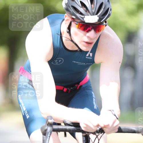 11.08.2024 - GEWOBA Citytriathlon Bremen H.Heesch http://msf.ph/oto/6772638 11.08.2024 11:38:32 Radfahren 769, 781, 791, 824, 1038 meine-sportfotos.de