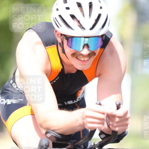 11.08.2024 - GEWOBA Citytriathlon Bremen H.Heesch http://msf.ph/oto/6772678 11.08.2024 11:38:40 Radfahren 769, 791, 824, 1038 meine-sportfotos.de