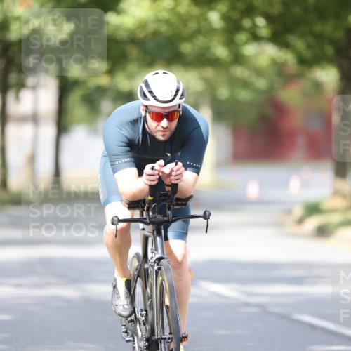 11.08.2024 - GEWOBA Citytriathlon Bremen H.Heesch http://msf.ph/oto/6772696 11.08.2024 11:38:42 Radfahren 769, 791, 824, 1038 meine-sportfotos.de