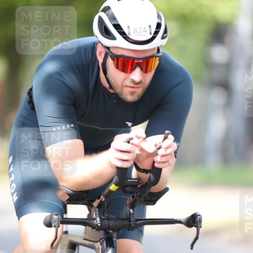 11.08.2024 - GEWOBA Citytriathlon Bremen H.Heesch http://msf.ph/oto/6772735 11.08.2024 11:38:42 Radfahren 769, 791, 824, 1038 meine-sportfotos.de