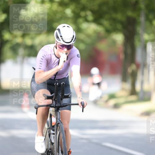 11.08.2024 - GEWOBA Citytriathlon Bremen H.Heesch http://msf.ph/oto/6772749 11.08.2024 11:38:44 Radfahren 769, 791, 824, 1038 meine-sportfotos.de
