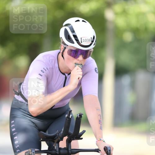 11.08.2024 - GEWOBA Citytriathlon Bremen H.Heesch http://msf.ph/oto/6772776 11.08.2024 11:38:45 Radfahren 769, 824, 1038 meine-sportfotos.de