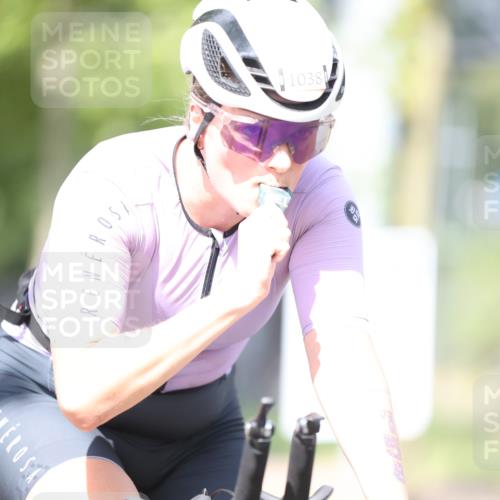 11.08.2024 - GEWOBA Citytriathlon Bremen H.Heesch http://msf.ph/oto/6772788 11.08.2024 11:38:45 Radfahren 769, 824, 1038 meine-sportfotos.de