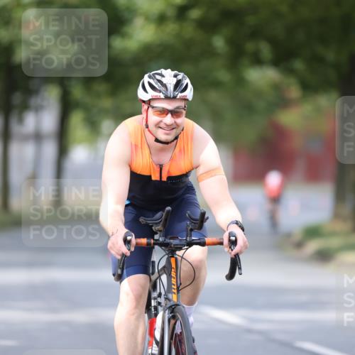 11.08.2024 - GEWOBA Citytriathlon Bremen H.Heesch http://msf.ph/oto/6772833 11.08.2024 11:39:04 Radfahren 821 meine-sportfotos.de