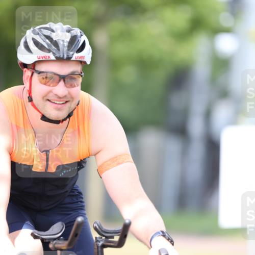 11.08.2024 - GEWOBA Citytriathlon Bremen H.Heesch http://msf.ph/oto/6772862 11.08.2024 11:39:04 Radfahren 821 meine-sportfotos.de