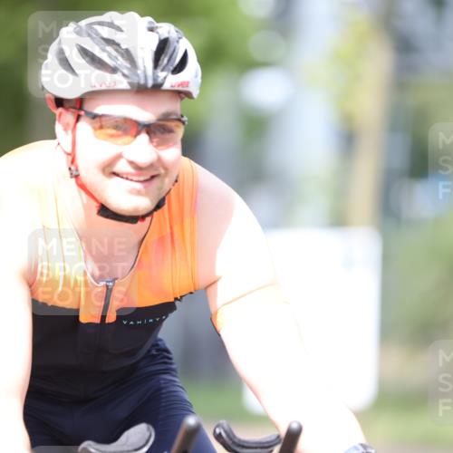 11.08.2024 - GEWOBA Citytriathlon Bremen H.Heesch http://msf.ph/oto/6772868 11.08.2024 11:39:04 Radfahren 821 meine-sportfotos.de