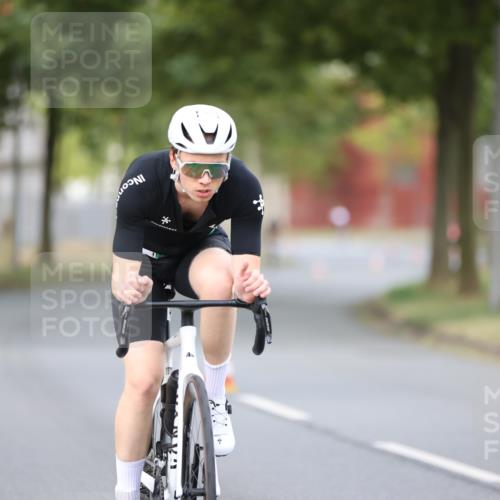 11.08.2024 - GEWOBA Citytriathlon Bremen H.Heesch http://msf.ph/oto/6772892 11.08.2024 11:39:27 Radfahren 782, 823 meine-sportfotos.de